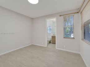 2456 Bay Isle Ct, Weston FL 33327