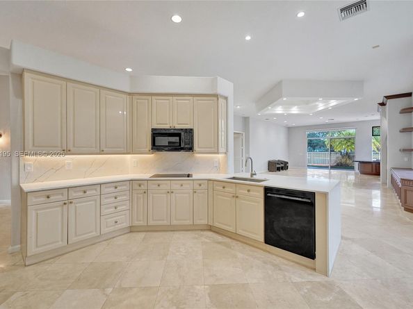 2456 Bay Isle Ct, Weston FL 33327