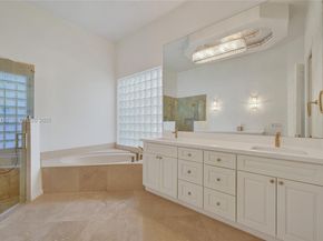 2456 Bay Isle Ct, Weston FL 33327