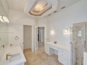 2456 Bay Isle Ct, Weston FL 33327