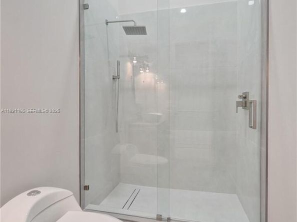 2456 Bay Isle Ct, Weston FL 33327