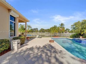 2456 Bay Isle Ct, Weston FL 33327