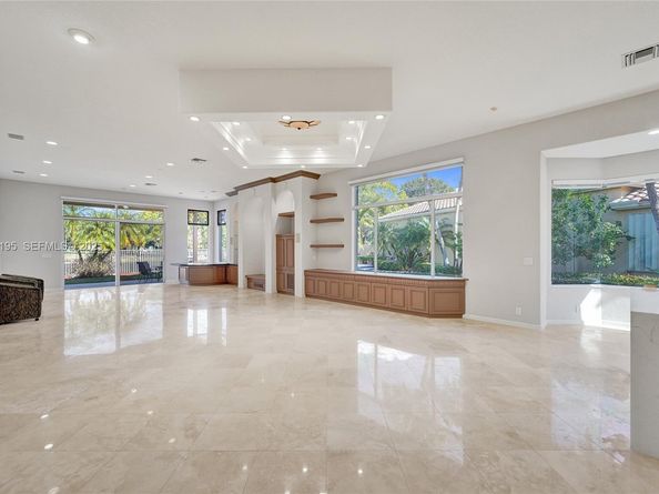 2456 Bay Isle Ct, Weston FL 33327