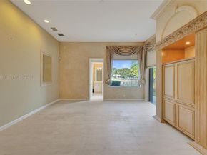 2456 Bay Isle Ct, Weston FL 33327
