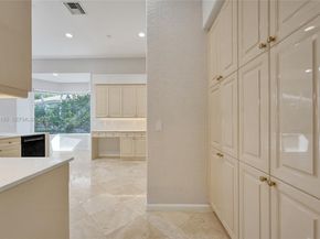 2456 Bay Isle Ct, Weston FL 33327
