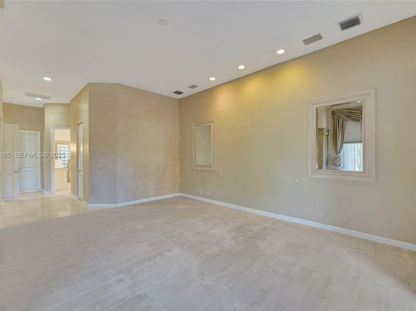 2456 Bay Isle Ct, Weston FL 33327