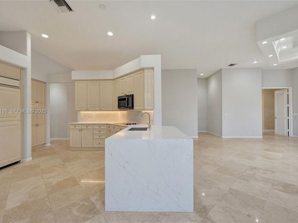 2456 Bay Isle Ct, Weston FL 33327