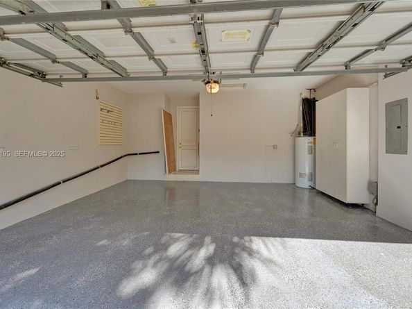 2456 Bay Isle Ct, Weston FL 33327