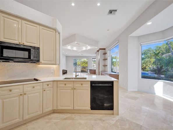 2456 Bay Isle Ct, Weston FL 33327