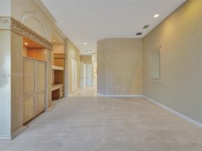 2456 Bay Isle Ct, Weston FL 33327