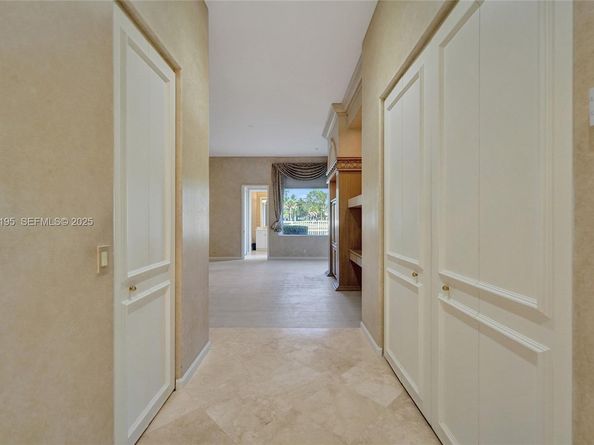 2456 Bay Isle Ct, Weston FL 33327