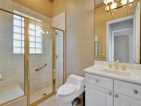 2456 Bay Isle Ct, Weston FL 33327