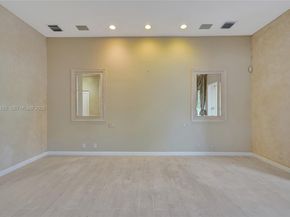 2456 Bay Isle Ct, Weston FL 33327