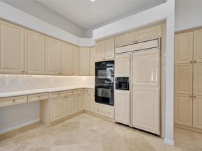 2456 Bay Isle Ct, Weston FL 33327