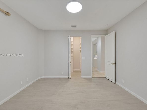 2456 Bay Isle Ct, Weston FL 33327