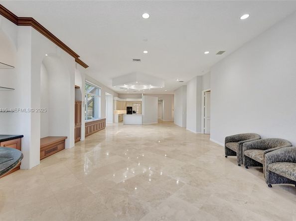 2456 Bay Isle Ct, Weston FL 33327