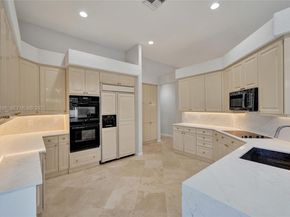2456 Bay Isle Ct, Weston FL 33327