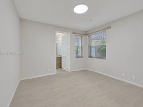 2456 Bay Isle Ct, Weston FL 33327