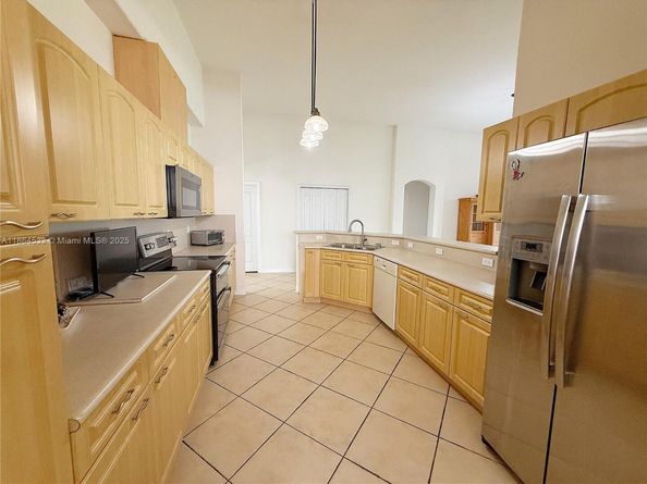 16032 SW 63rd Ter, Miami FL 33193