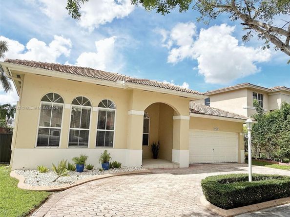 16032 SW 63rd Ter, Miami FL 33193