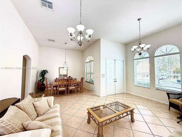 16032 SW 63rd Ter, Miami FL 33193