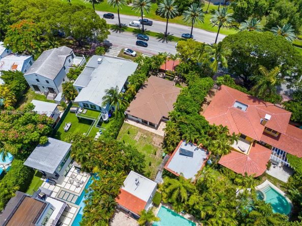2054 Alton Rd, Miami Beach FL 33140