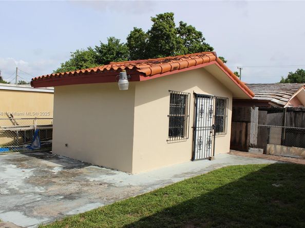 2216 SW 62nd Ave, Miami FL 33155