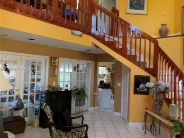 9180 SW 75th St, Miami FL 33173