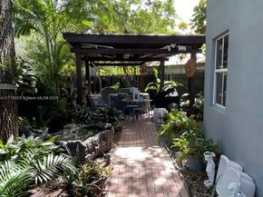 9180 SW 75th St, Miami FL 33173