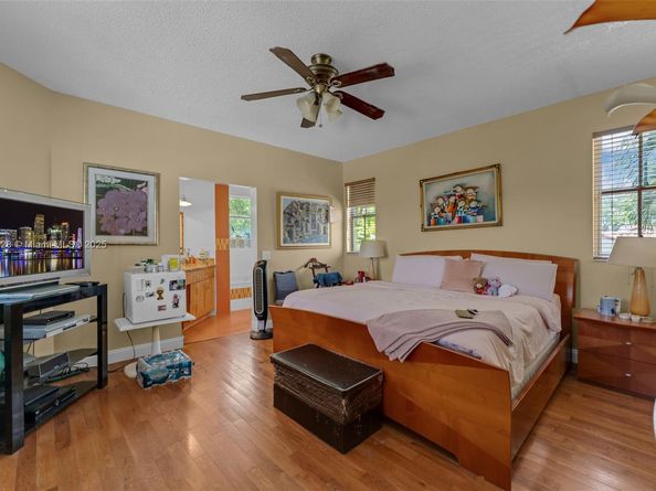 9180 SW 75th St, Miami FL 33173