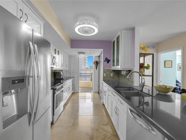 3232 SW 22nd St. 501, Miami FL 33145