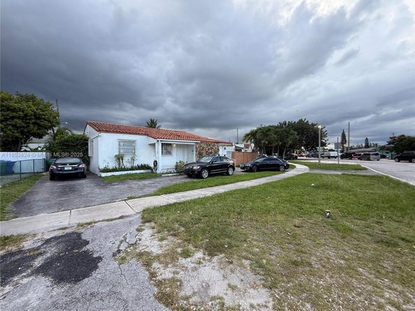 110 Flagami Blvd, Miami FL 33144