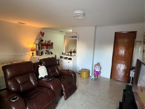 110 Flagami Blvd, Miami FL 33144