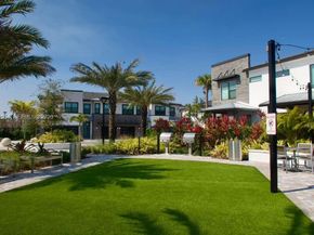 8352 NW 7th Pl, Plantation FL 33324