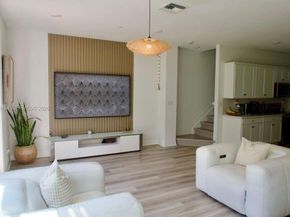 8352 NW 7th Pl, Plantation FL 33324