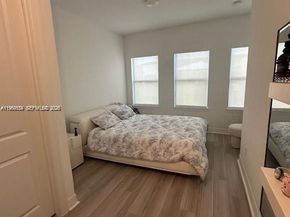 8352 NW 7th Pl, Plantation FL 33324