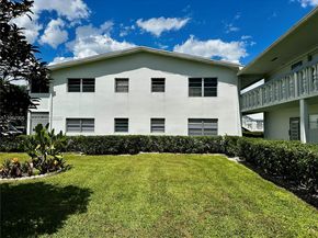 213 N Oakridge  N 213, Deerfield Beach FL 33442