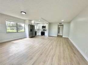 213 N Oakridge  N 213, Deerfield Beach FL 33442