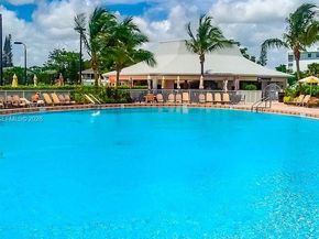 213 N Oakridge  N 213, Deerfield Beach FL 33442