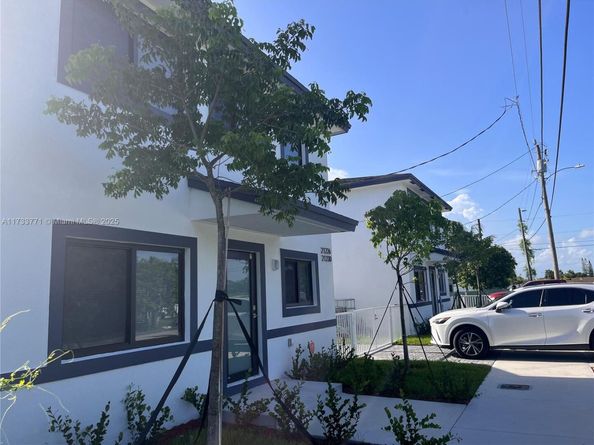 21226-21230 SW 119th Ave, Miami FL 33177