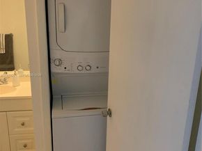 183 Lakeview Dr 203, Weston FL 33326