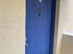 183 Lakeview Dr 203, Weston FL 33326
