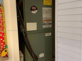 183 Lakeview Dr 203, Weston FL 33326