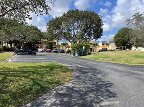 183 Lakeview Dr 203, Weston FL 33326