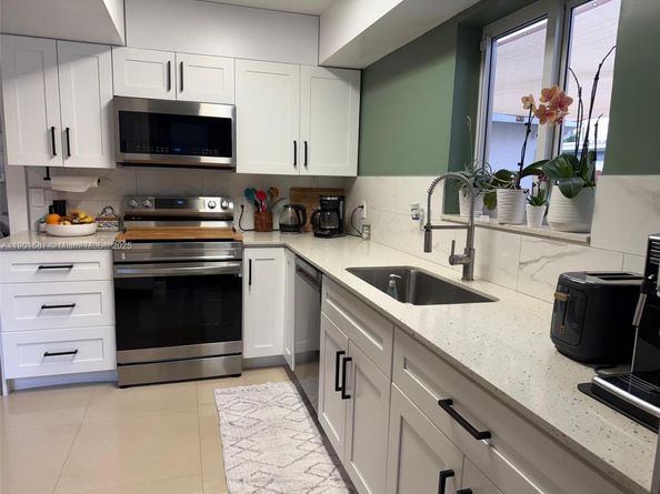 2140 SW 36th Ave, Fort Lauderdale FL 33312