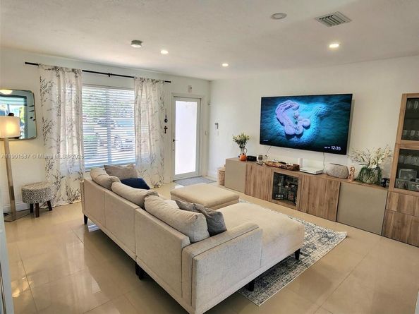 2140 SW 36th Ave, Fort Lauderdale FL 33312