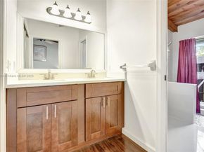 1600 SW 72nd Ave, Plantation FL 33317