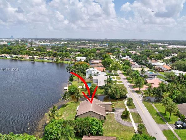 1600 SW 72nd Ave, Plantation FL 33317