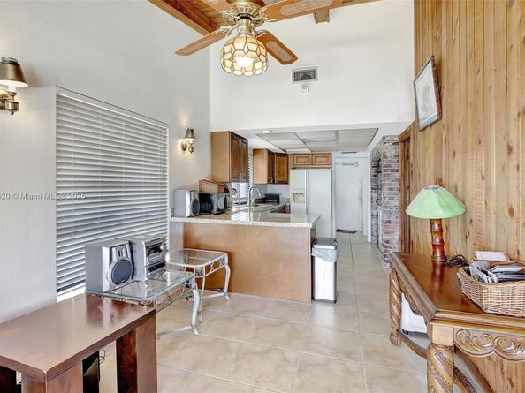 1600 SW 72nd Ave, Plantation FL 33317