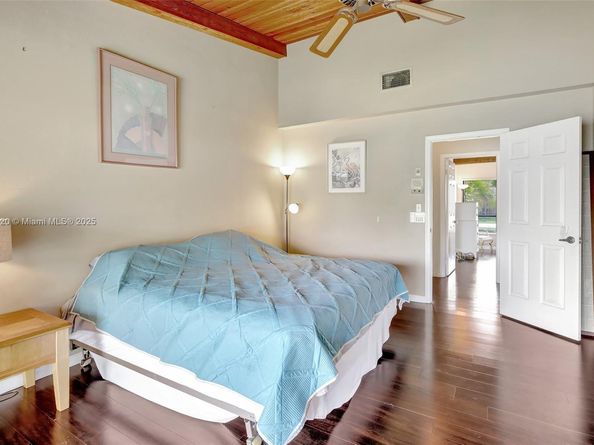 1600 SW 72nd Ave, Plantation FL 33317